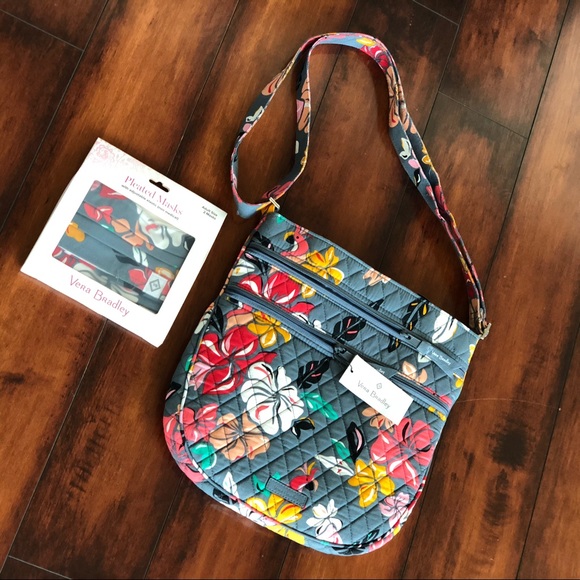Vera Bradley Handbags - 🆕Vera Bradley Hipster & Masks.  NWT  000CJ